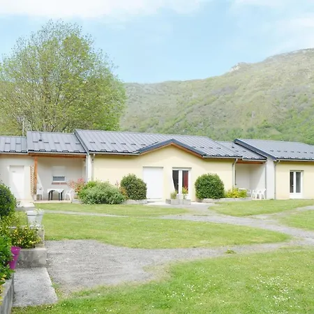 Complexe Des Oustalous Les Cabannes (Ariege)