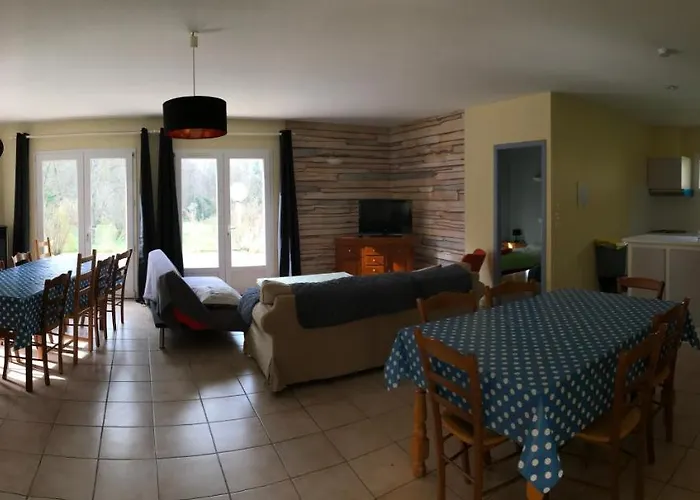 Complexe Des Oustalous Les Cabannes (Ariege)