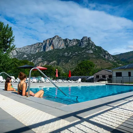 Semesterpark Complexe Des Oustalous Les Cabannes (Ariege)